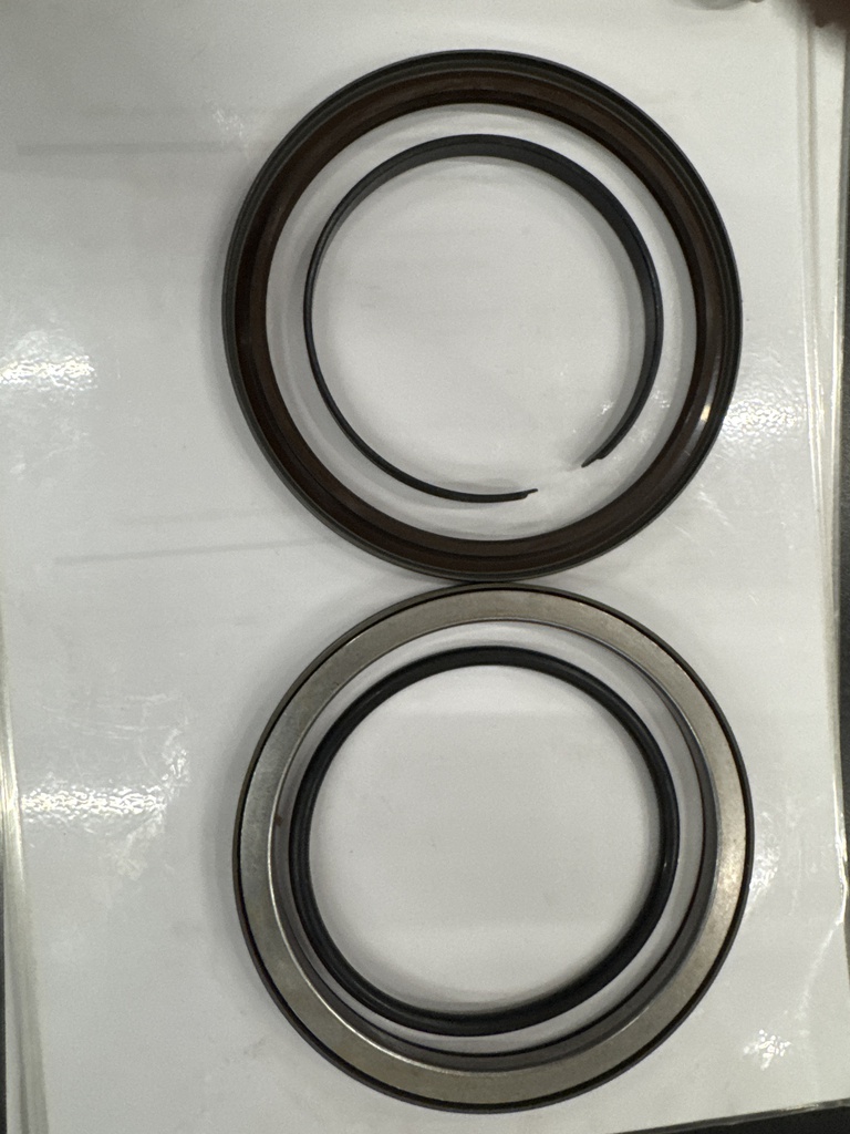 Тосны сальник 82mm : 138mm : 51.8mm 569868.H195